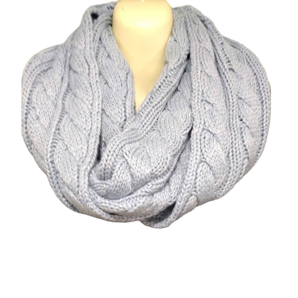 NY & Compnay Cable Knit Bulky Infinity Scarf, Light Blue NWT